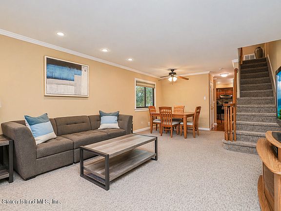 4th image of 120 Ridgewood Ave
