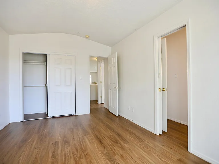 7436 Peregrine Rd NE — Photo 9