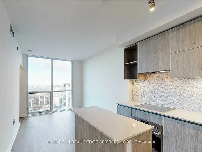 1 Yorkville Ave #2910 — Photo 5