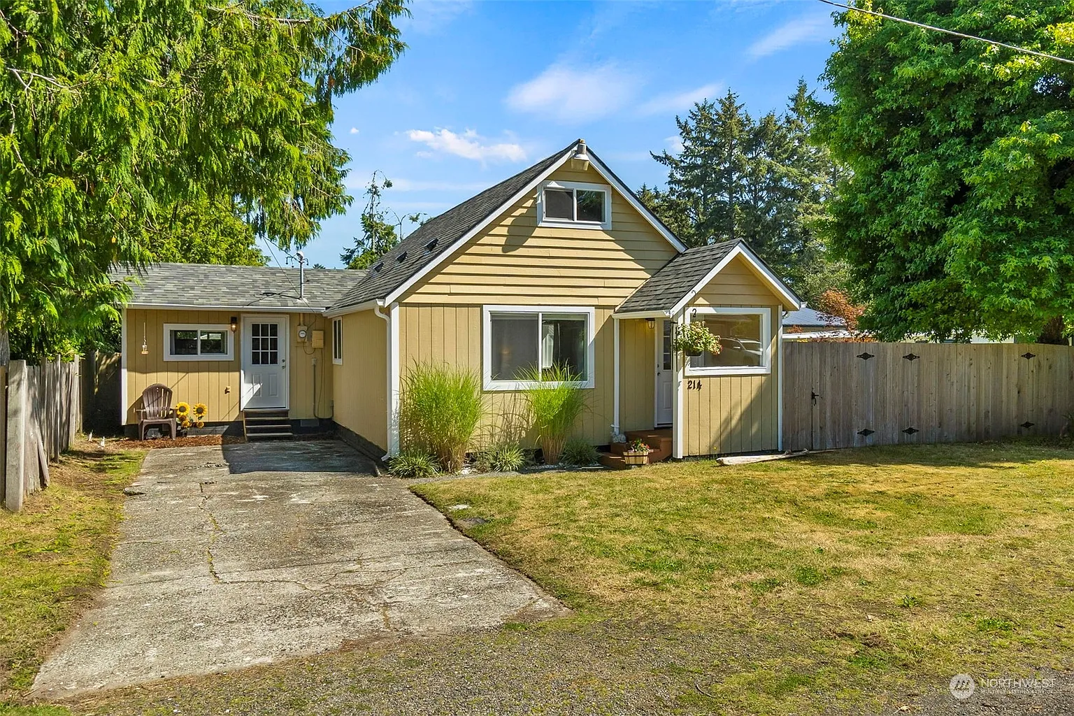214 Aberdeen Street photo 1