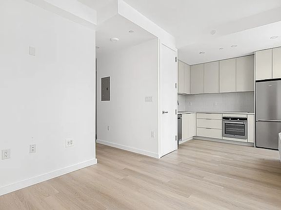 3rd image of 150 Lawrence St #2101