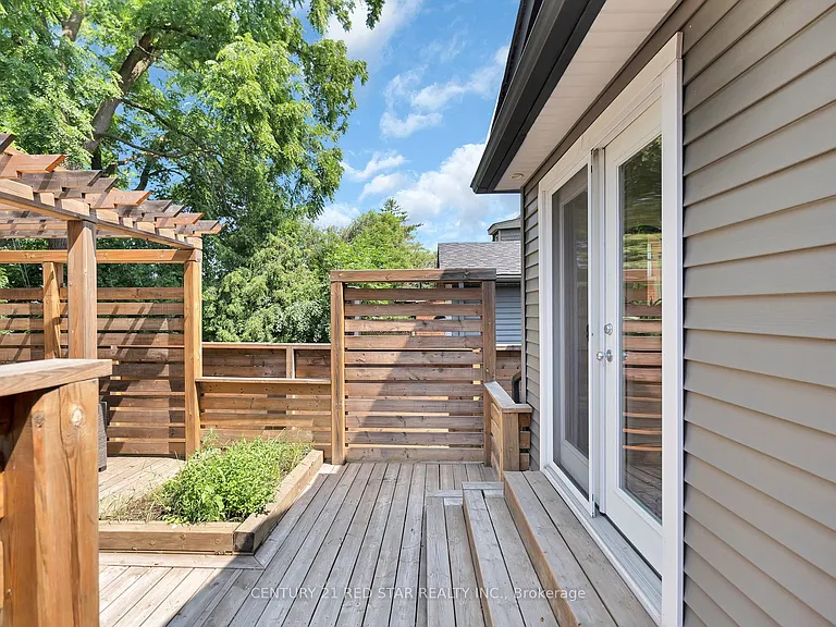 458 Dundurn St S — Photo 45