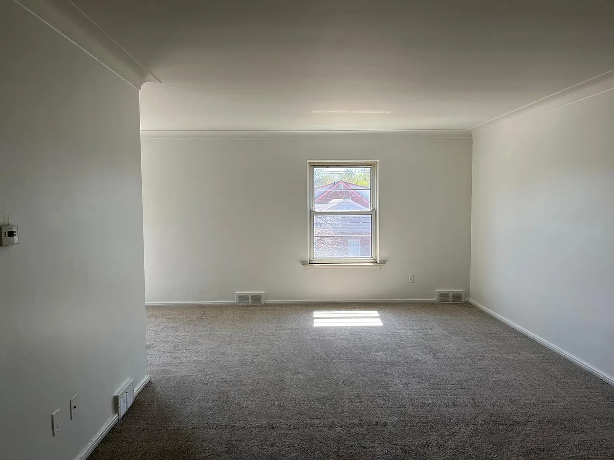 Building Photo - 21335 Kingsville St #207