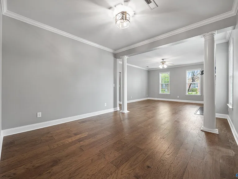 5104 Frankford Dr SE — Photo 11