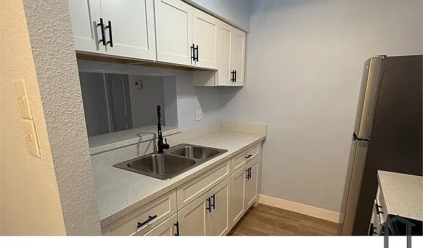 2 bed, 1068 sqft, $1,300 — Photo 3