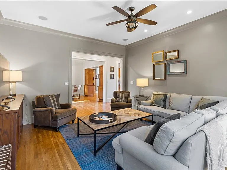 979 Springdale Rd NE — Photo 32