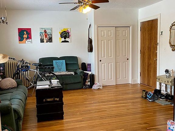 2nd image of 3220 Blaisdell Ave #6