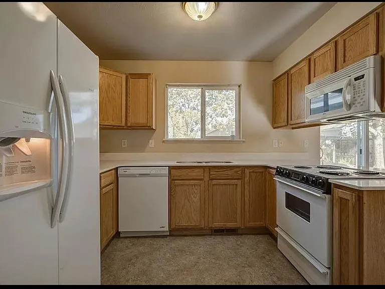 78 Shallow Brook Ln — Photo 2