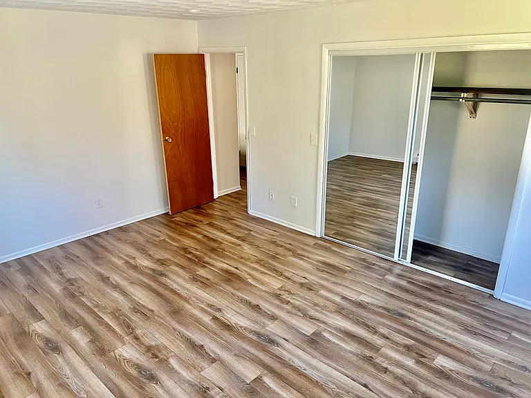 94 W Hurley Rd #4 — Photo 11