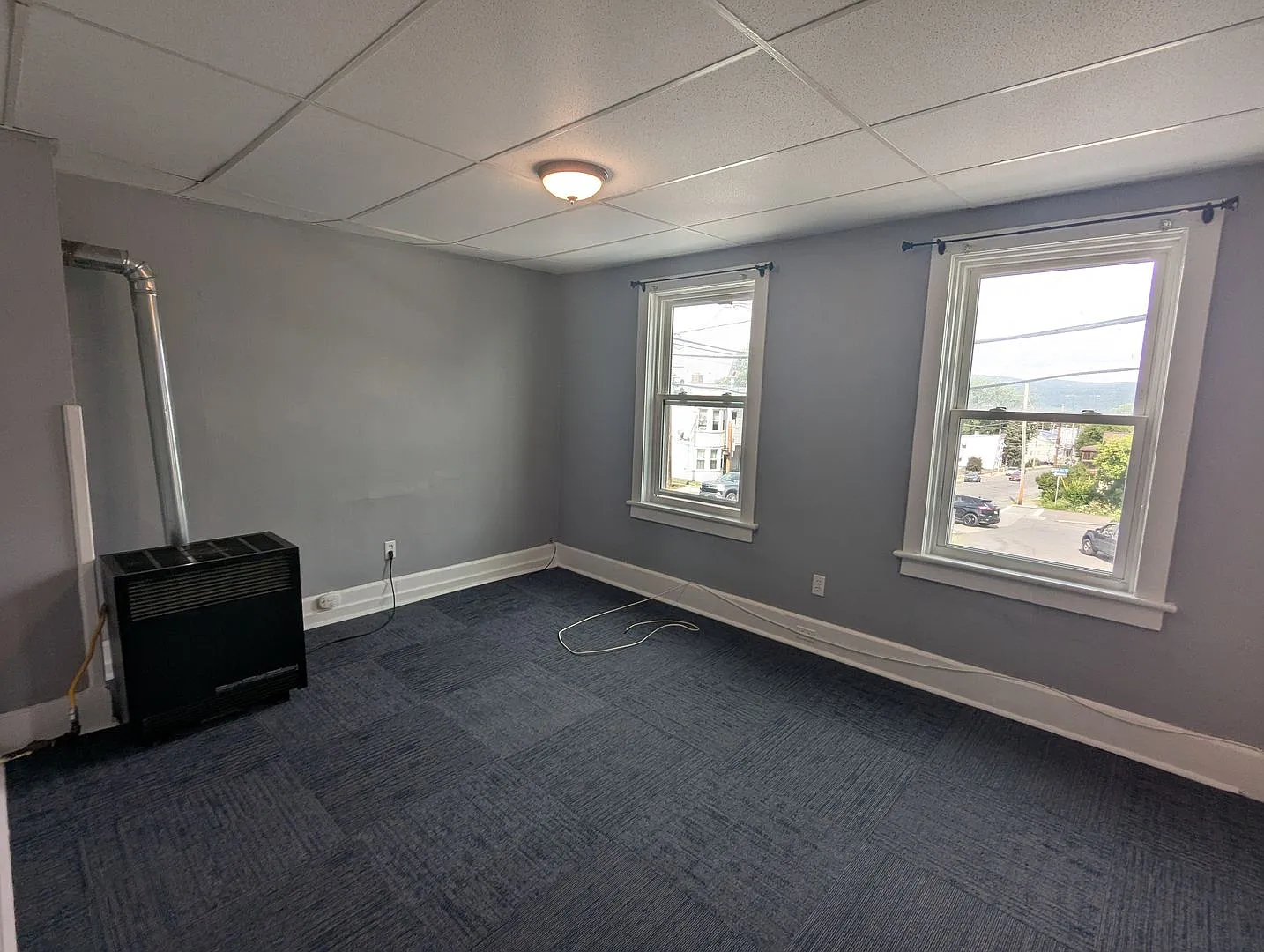 2 Central — Photo 3