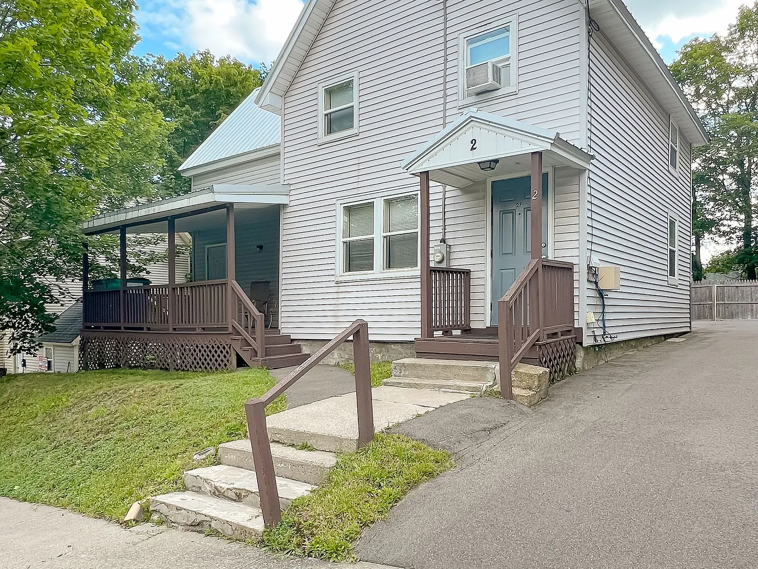 2 Stevenson — Photo 2