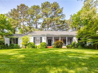 2 Country Squire Ln, Henrico, VA 23229
