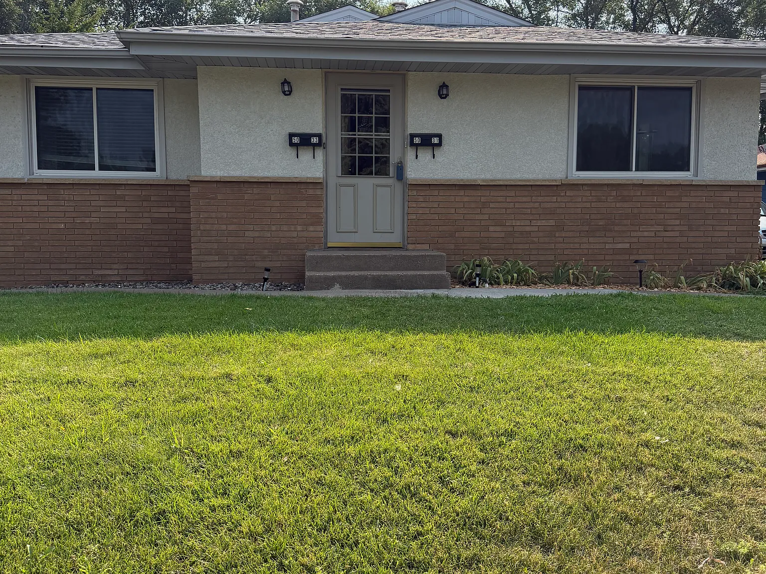 3 bed, $2,100 — Photo 1