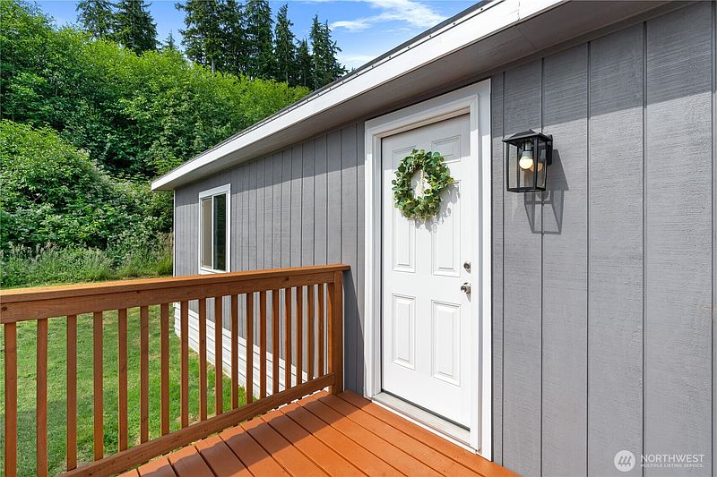 3rd image of 1019 Stanford Drive #16