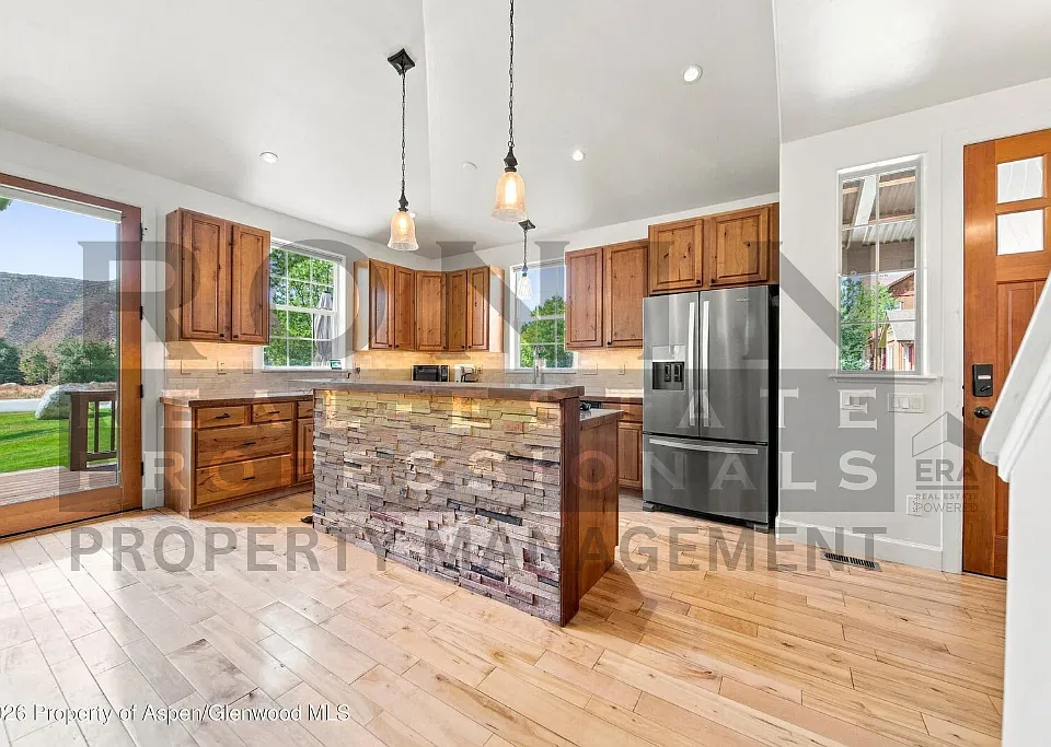 200 Whitehorse Dr