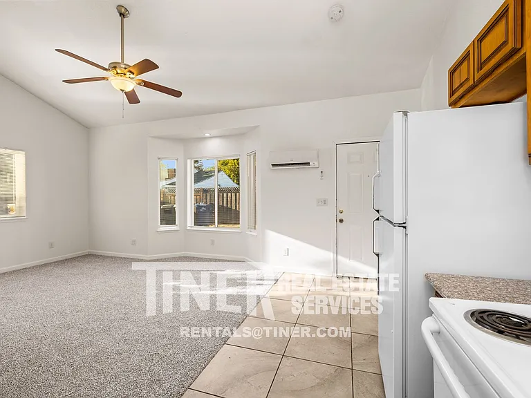 9304 Orangevale Ave — Photo 20
