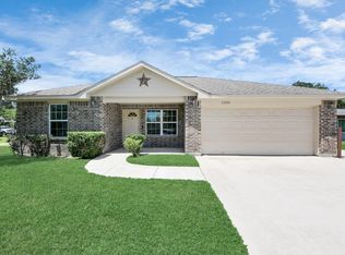1324 S Johnson St, Alvin, TX 77511
