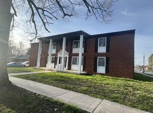 1105 Oak St #C, Valparaiso, IN 46383