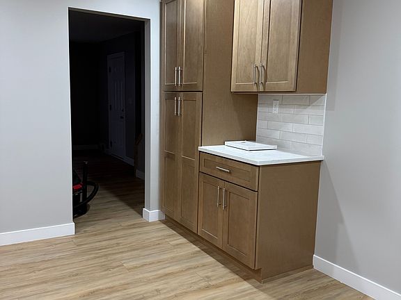 Kitchen pantry cabinet