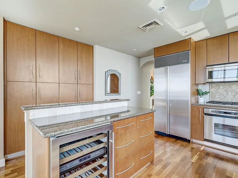 700 W Harbor Dr W #2902 — Photo 23