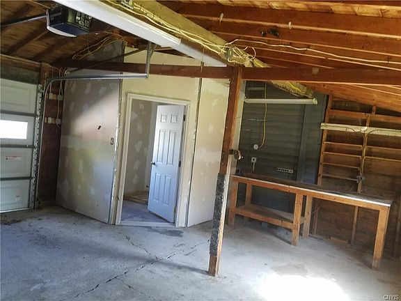 5th image of 315 Bay St