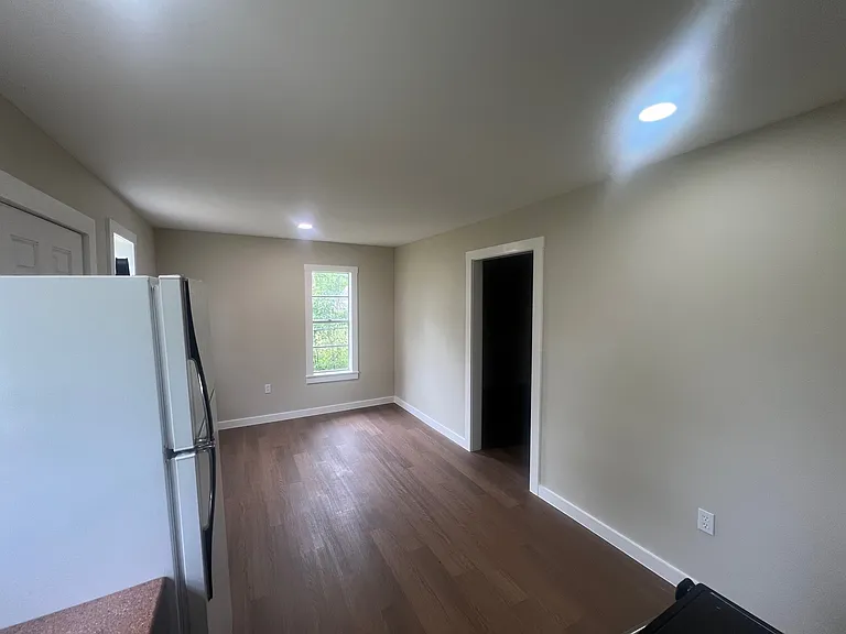 810 N Border Ave #C — Photo 3