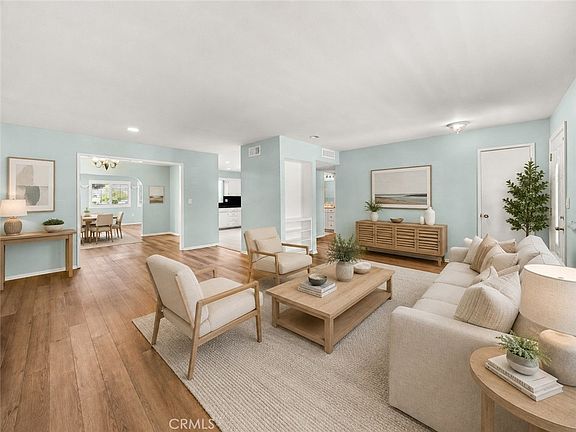 5th image of 28851 Thornhill Dr