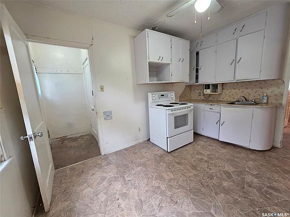 2nd image of 534 1st AVENUE NW
