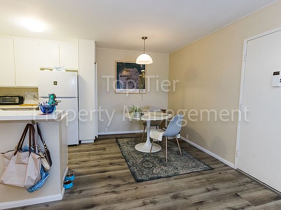 5th image of 1775 Diamond St Unit 321