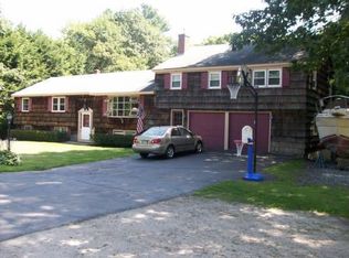 325 Middle Rd, Falmouth, ME 04105