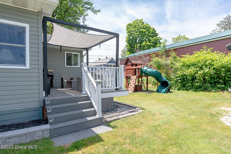 5th image of 13 Howland Avenue