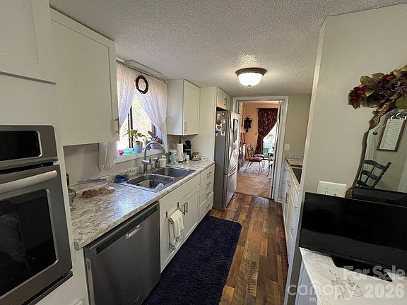 5th image of 141 Glen Cannon Point Unit 2