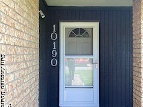 4th image of 10190 Galesburg