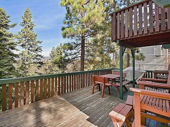 1219 Pigeon Rd — Photo 2