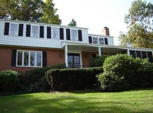 142 Woodshire Rd, Pittsburgh, PA 15215