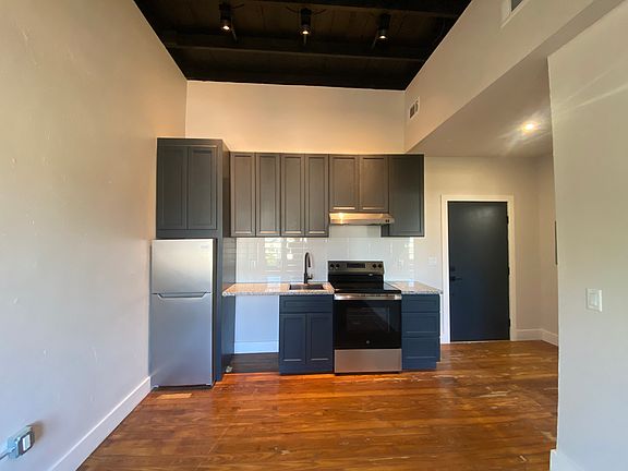 3rd image of 1714 S Saint Marys St APT 4