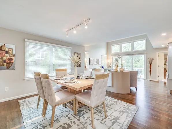 52 Holbeck Cor, Plymouth, MA 02360