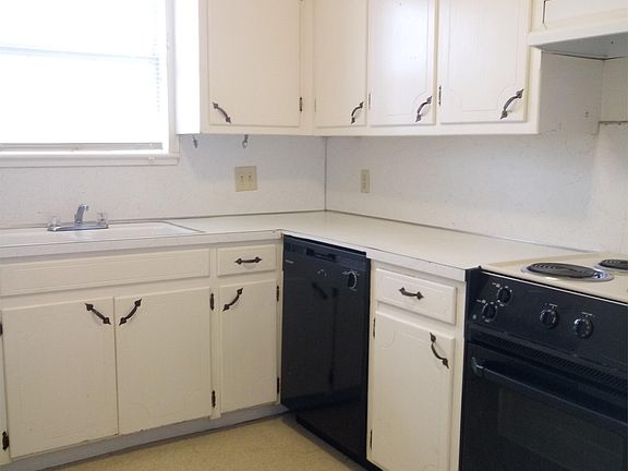 2nd image of 401 E 5th St APT 1