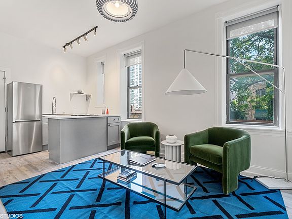5th image of 2616 N Clark St #302