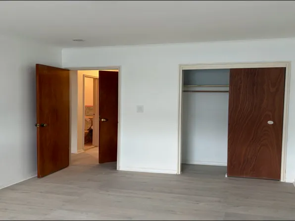 61-82 56th St Floor 2, Maspeth, NY 11378