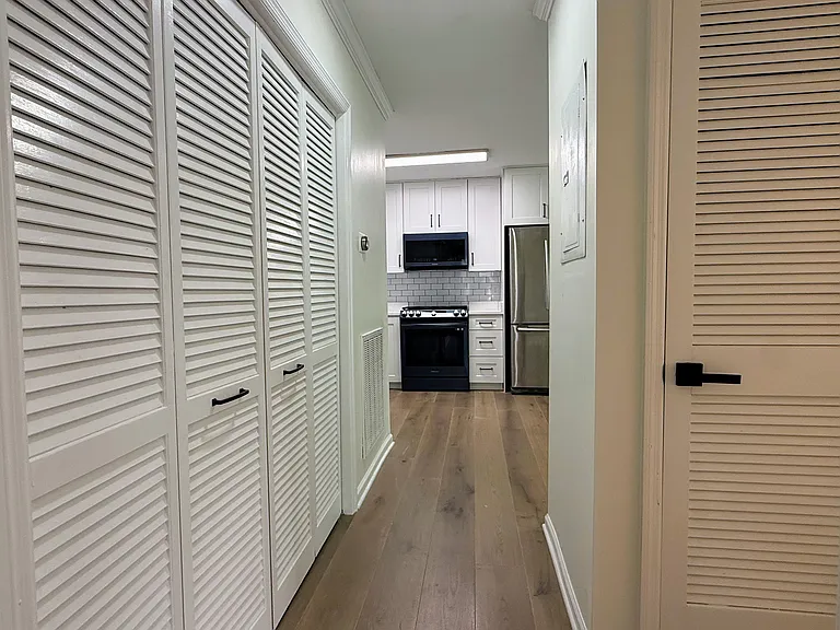 1221 Carriage Park Dr — Photo 27