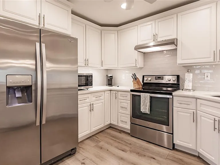 1200 E Peppertree Ln #303 — Photo 9