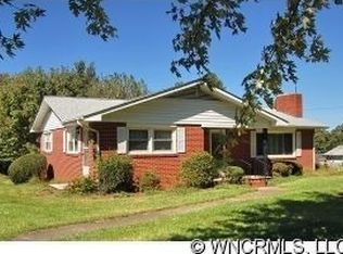 512 E Blue Ridge Rd, East Flat Rock, NC 28726