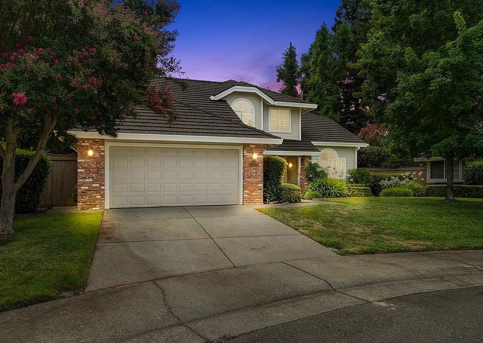1st image of 11490 Green Bluffs Ct