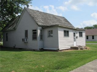 401 W Spring St, Staunton, IL 62088