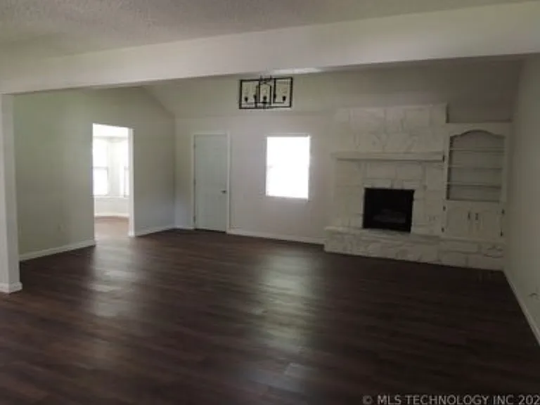 2516 W Richmond St — Photo 8