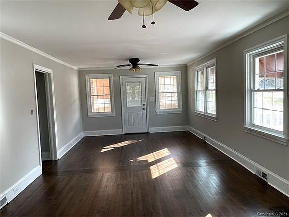 2nd image of 514 N Elm St