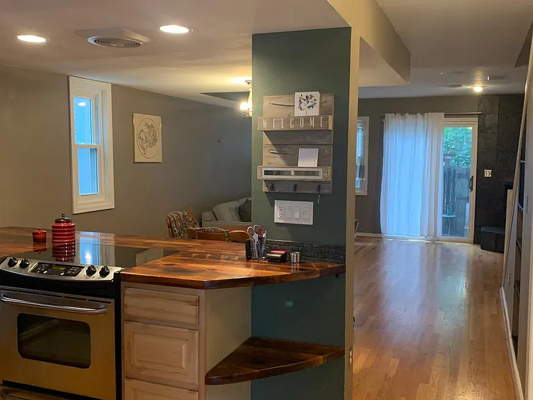 1039 Maxwell Ave #2.0 — Photo 2