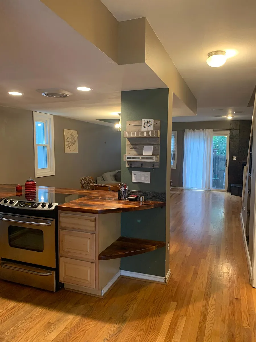 Building Photo - 1039 Maxwell Ave #2.0