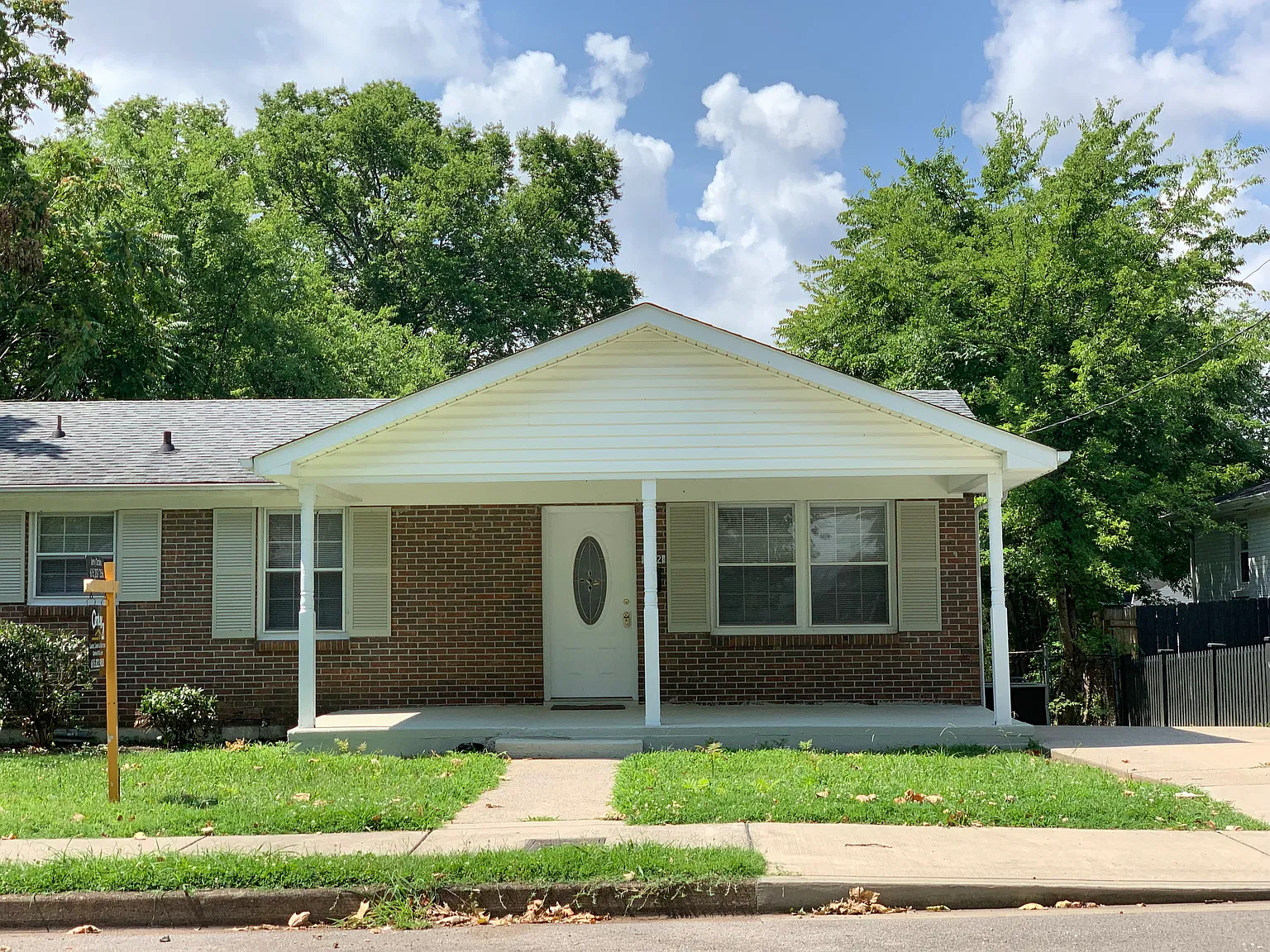 322 Arrington St — Photo 2